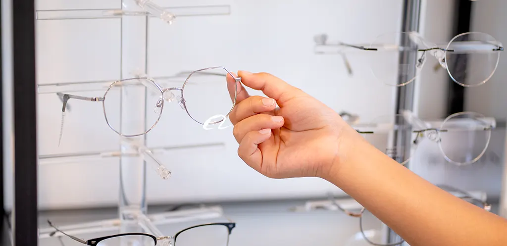 Eyeglasses suppliers
