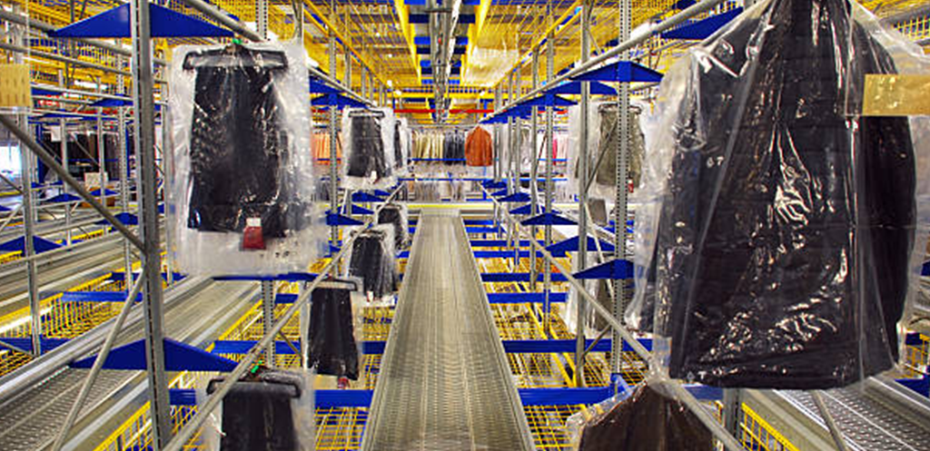 How Do ApparelClothing Fulfillment Centers Operate